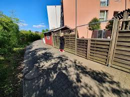 Sein weiterer geschäftsbereich, das sozialwerk haus des lebens, umfasst drei seniorenzentren in herborn, driedorf und in bischoffen am aartalsee sowie eine besondere wohnform für erwachsene mit. Corona Im Haus Des Lebens Siggi Gerdaus Welt