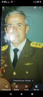 El mismo año que me gradué de Médico, egresé como Oficial de Reserva del  Ejército. 1.993.