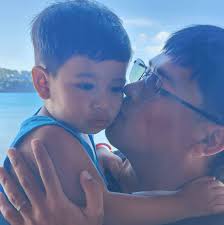 Makikita ngayon sa Cavite City ang rebulto ni dating Governor Ramon Samonte  na mayroong suot na itim na face mask. Si Ramon Samonte ay ang  kauna-unahang gobernador ng Cavite sa ilalim ng