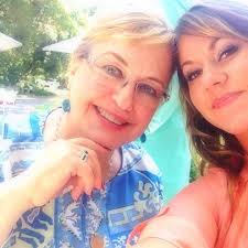 Who grew up in Bungalow Heaven in Pasadena and attended which elementary  school?