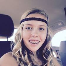 Lili Warren (lili2852)