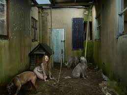 Perturbadoras historias de 'niños salvajes' contadas a través de oscuras  fotografías - Cultura Inquieta