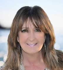 Cynthia Lemay's Instagram, Twitter & Facebook