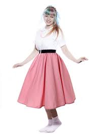 Our '50s style skirts, dresses and accessories feature the colors and patterns that were popular during that. Easy Ways To Accessorize A 50s Style Poodle Skirt Or Circle Skirt Hey Viv