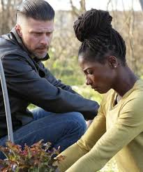Queen Sugar Episode 2 Recap Sister S Brother S Keeper Refinery29 Movie Couples Interracial Couples Bwwm Queen Sugar Cast