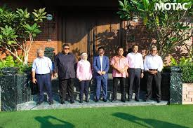 Muat turun aplikasi kami di google play dan appstore. Pertemuan Yb Menteri Pelancongan Seni Dan Budaya Malaysia Bersama Ketua Menteri Melaka Portal Rasmi Kementerian Pelancongan Seni Dan Budaya Malaysia