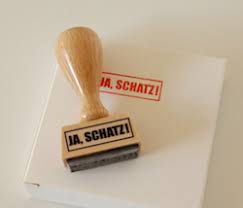 Wer dem brautpaar ein ausgefallenes geschenk überreichen möchte und weiß, dass das beide viel humor besitzt, kann sich für ein lustiges hochzeitsgeschenk entscheiden. Lustige Hochzeitsgeschenke 7 Witzige Geschenkideen Zur Hochzeit