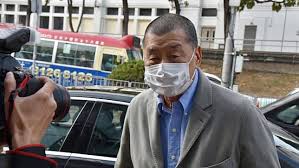 他又指出，扣除貸款等數額後，壹傳媒「凈現金只是1億元多一點。 今後銀行會不會call loan, 供貨商會不會繼續賒數？ 」而公告只是引述管理層指集團營運資金足夠，並非董事會的評估，值得注. é»Žæ™ºè‹±è¾­ä»»å£¹å‚³åª'è'£äº‹æœƒä¸»å¸­å…¼åŸ·è¡Œè'£äº‹ å•†å°æ–°èž Line Today
