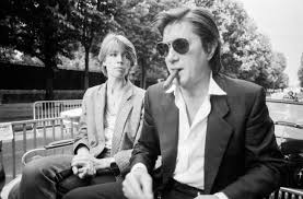 Dans le divan, la chanteuse raconte les coulisses de leur romance pas toujours facile. Jacques Dutronc And Francoise Hardy During A Tv Show By Patrick Aventurier Art Print Wall Art Posters And Framed Art