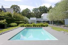 buitenzwembad in minimalistische tuin starline zwembad de mooiste zwembaden minimalistische tuin tuin zwembad tuin