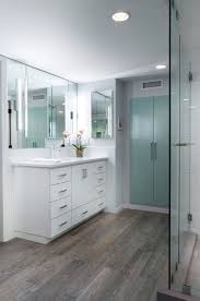 Tips For Choosing Tile That Looks Like Wood Easy Bathroom Decorating Wood Tile Bathroom Bathroom Wall Decor