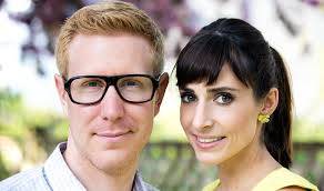 Michelle Schiff's Instagram, Twitter & Facebook