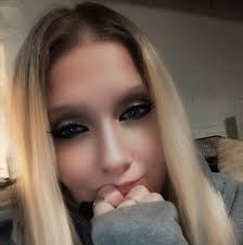 Hi to all, I have been hearing about this resin from my great niece and I'm  pretty sure she's as confused as I am lol. Could someone please walk me  through the