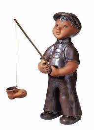 Gartenfigur Peter Der Angler Gartendeko Aus Keramik Gartenfiguren Teichfiguren Gartendeko Figuren