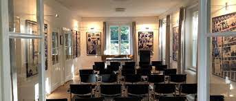 A graduate of southeastern baptist theological seminary (mdiv, phd), pete taught theology there until 2010. Erinnerungs Und Begegnungsstatte Bonhoeffer Haus Berlin
