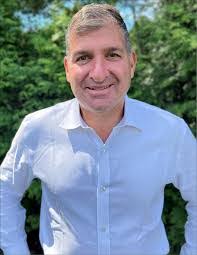 Andrew Klein's Instagram, Twitter & Facebook