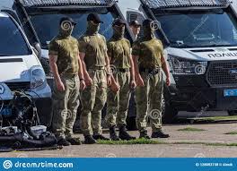 Het korps politie suriname kent binnen haar organisatie een rangenstelsel. Odessa De Oekraine Augustus 1 2018 De Speciale Krachten Van De Oekraiense Politie In De Rangen In Volledig Gevecht Vormen Zi Redactionele Stock Foto Image Of Gevecht Teller 128093158