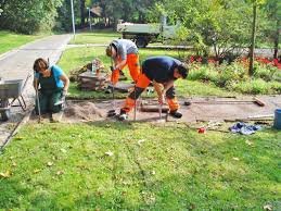 0361 6 55 57 11. Landschaftsgartner Im Garten Und Friedhofsamt Erfurt Erfurt De