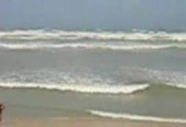 This photograph taken by tourist eric skitzi shows a tsunami wave hitting the beach of batu ferringhi on penang island, malaysia, dec. Tsunami Penang Beach Free Download Borrow And Streaming Internet Archive