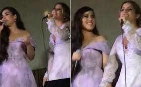 A cantora wanessa camargo (24 anos), e o empresário marcus buaiz (28 anos), oficializaram sua união matrimonial no dia 26 de maio, na sala são paulo, na estação júlio prestes da capital paulista. Camilla E Wanessa Camargo Cantam E O Amor Em Casamento Veja Videos Da Festa Quem Casamentos