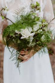 Outdoor Wedding Ideen Fur Eine Boho Hochzeit Im Garten Hochzeit Wald Boho Hochzeit Brautstrauss