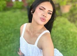 Geneva Jane Solon (@genevasolon) • Instagram photos and videos