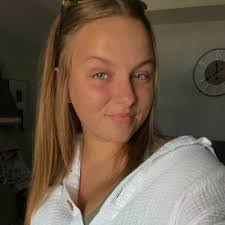 Kaci Moore's Instagram, Twitter & Facebook