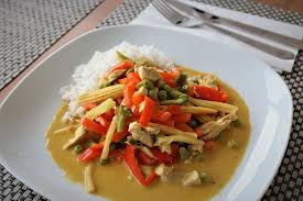 Schnelles Thai Curry Mit Huhn Paprika Und Feiner Erdnussnote Von Eggsbertchen Chefkoch Rezept Thai Curry Thai Curry Rezept Curry