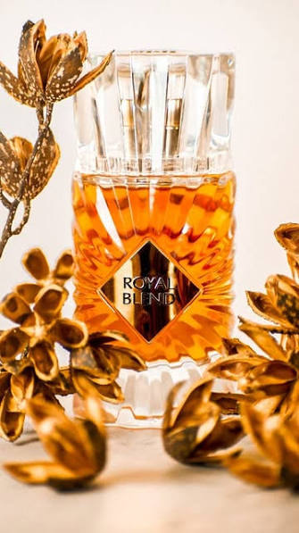 Royal Blend de French Avenue es una fragancia de la familia olfativa  Amaderada Aromática para Hombres y Mujeres 👌🏻, 👃🏻Sus notas olfativas:  *Las Notas de Salida son coñac, canela y ciruela. *Las Notas ...