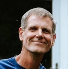 Rae Carlton's Instagram, Twitter & Facebook