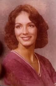 Beth Henn's Instagram, Twitter & Facebook