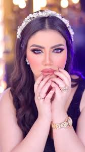 من بين كل الدنيا خدتني عينيكً❤️