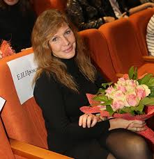Елена проклова пережила смерть двух детей дерябин последовал примеру своей супруги, полностью погрузившись в свое горе и не замечая ничего вокруг. Elena Proklova Mihail Efremov Bolen Starhit Ru