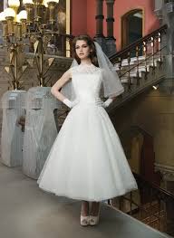 Märchenhafte hochzeit mit femininen kurven: Vintage Hochzeitskleid Weisser Klassiker