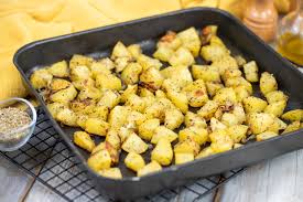 No, metteteci su un filetto di orata e vedrete che spettacolo! Patate Al Forno Con Cipolla Contorni Ricetta Facile Vasa Vasa Kitchen