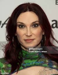 June Dawson's Instagram, Twitter & Facebook