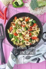 Berbeda dengan tumis yang punya bumbu utama bawang merah dan. Brokoli Tumis Sos Tiram Yang Sedap Dan Mudah Qasey Honey