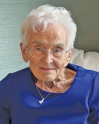 Nancy Mcgovern's Instagram, Twitter & Facebook