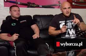 Przed telewizorem to nie tylko przewodnik po najciekawszych programach i najważniejszych wydarzeniach w polskiej premierowy odcinek 13. Damy I Wiesniaczki W Tej Samej Lidze Co Wiadomosci Tvp Co Jeszcze Polacy Ogladaja Dla Beki