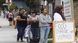 Las colas del hambre: la crisis dispara la pobreza en EEUU