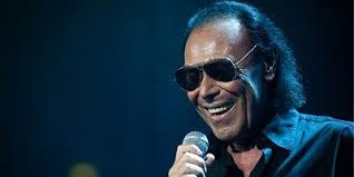 Disco che ha riscosso un ottimo successo di pubblico, premiato con due dischi di platino e oltre 180,000 copie vendute. Accordi Sora Rosa Antonello Venditti 1000 Note