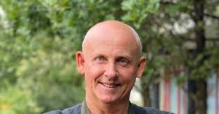 Alexander Kravets's Instagram, Twitter & Facebook