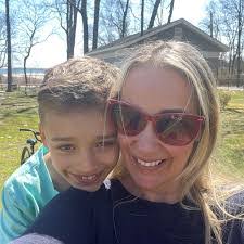 Amy Haymaker's Instagram, Twitter & Facebook