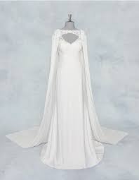 Check spelling or type a new query. Delevigne Ein Atemberaubender Braut Umhang Brautkleider Wed2b