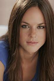 Beautiful Woman Sarah Butler Sarah Butler Stunning Brunette Celebs