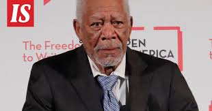 Morgan Freeman pyytää anteeksi