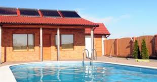 Une Piscine A L Energie Solaire Une Alternative Ecologique Et Economique Guide Piscine Fr