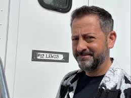 So very grateful to have been able to pursue my dreams and have days like  this where I get to create, perform, tell stories, entertain… and have  scenery like this to take