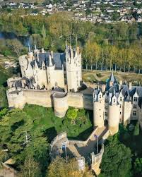 Chateau De Montreuil Bellay On Instagram Votre Bapteme De L Air Du Week End Excellente Journee A Tous Et Merci Pour Vos Comm Chateau Montreuil Le Manoir