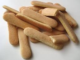 Le Boudoir Est Un Biscuit Sec Et Croquant De Forme Allongee A Base De Farine Sucre Oeufs Et Levure Saupoudre De Sucr En 2020 Recette Boudoir Recette Facile Recette
